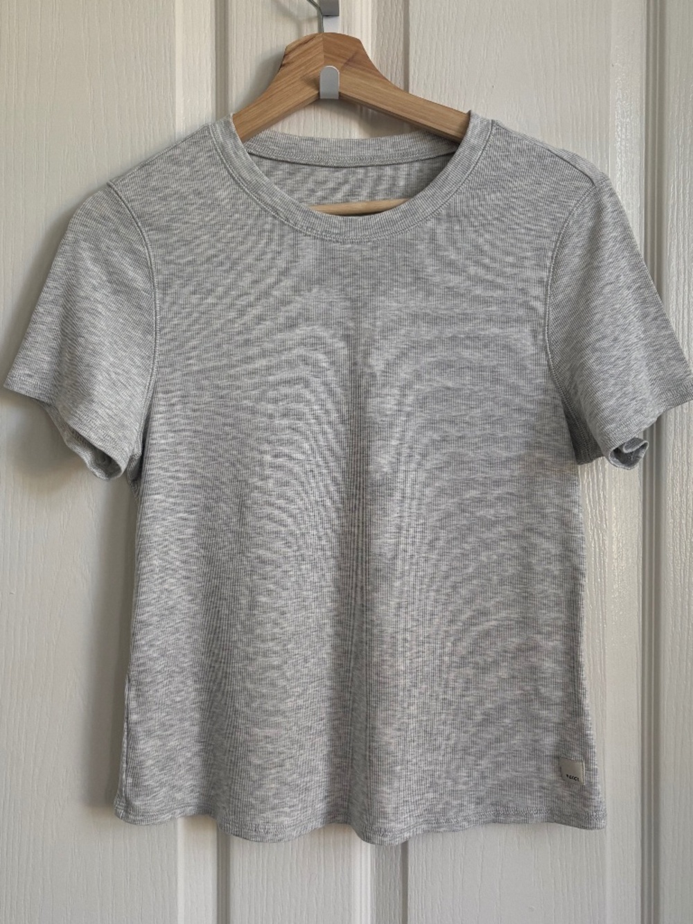 Vuori WOMEN'S MUDRA FITTED TEE Grey Size L